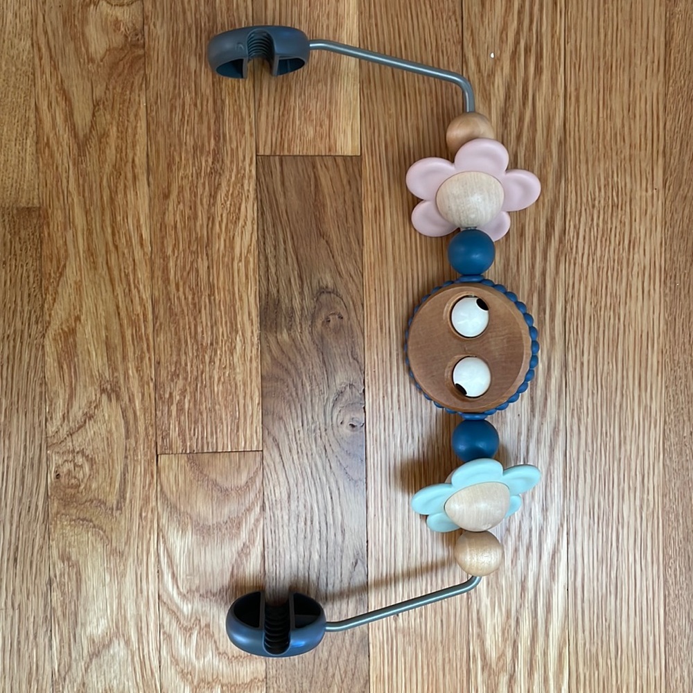 Baby Bjorn toy (fits with the Baby Bjorn Bouncer)